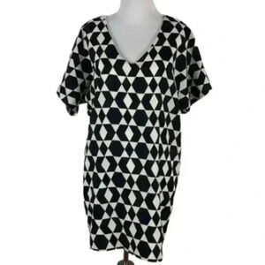 Everly dress size S black white hexagon geometric